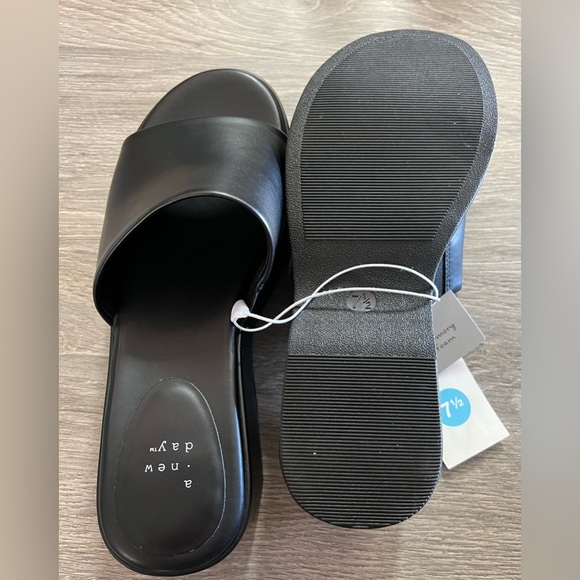 A New Day- Women's Wynona Platform Sandals - Picture 5 of 5
